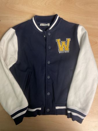 Neue C&A College Sweat Jacke Gr. 134 Dunkelblau/Weiss