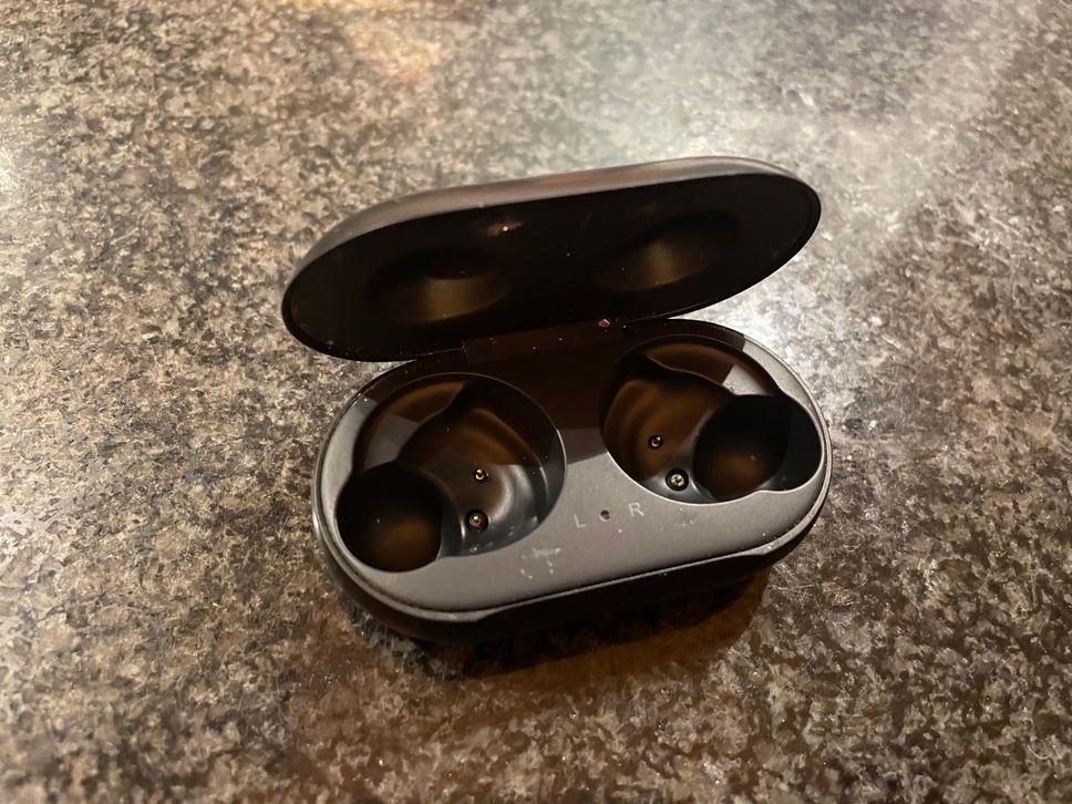 Samsung Ladegeräte: Samsung earbuds case leer – Gebraucht aus Bergdietikon von antovale 1