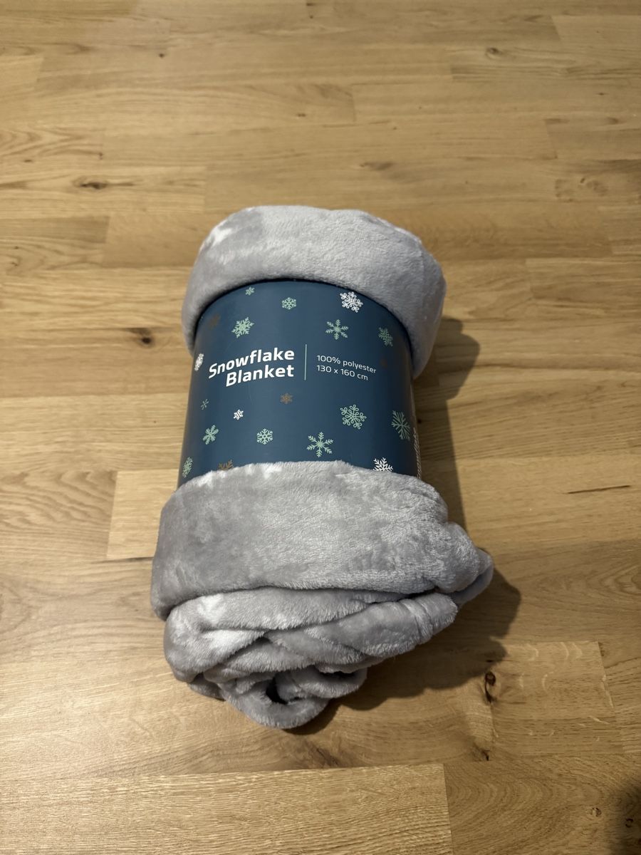 Coop Coperte: Kuscheldecke Snowflake Blanket – Nuovo e nell'imballaggio originale da Winterthur venduto da Raffiolii