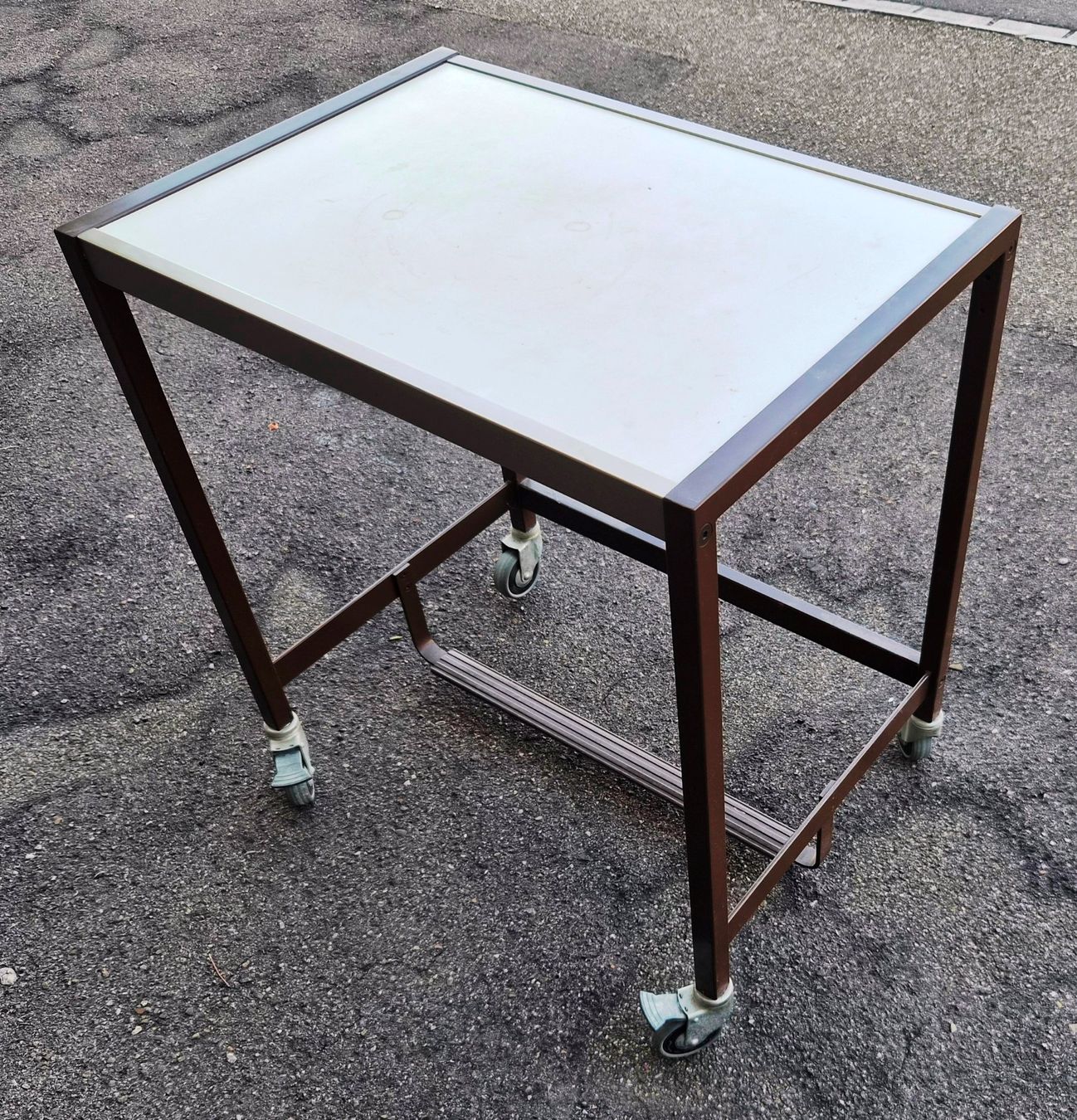 Tische: Original Schreibmaschinentisch / Typentisch Retro – Gebraucht aus Zürich von Primanoctis