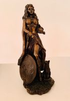 Bronze Statue Freya Göttin mit Katze von MystiCalls
