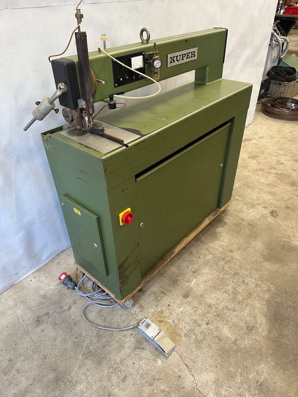 Tutte le macchine: FURNIERFÜGEMASCHINE - KUPER – Usato da Rothrist venduto da Die_Welle 2