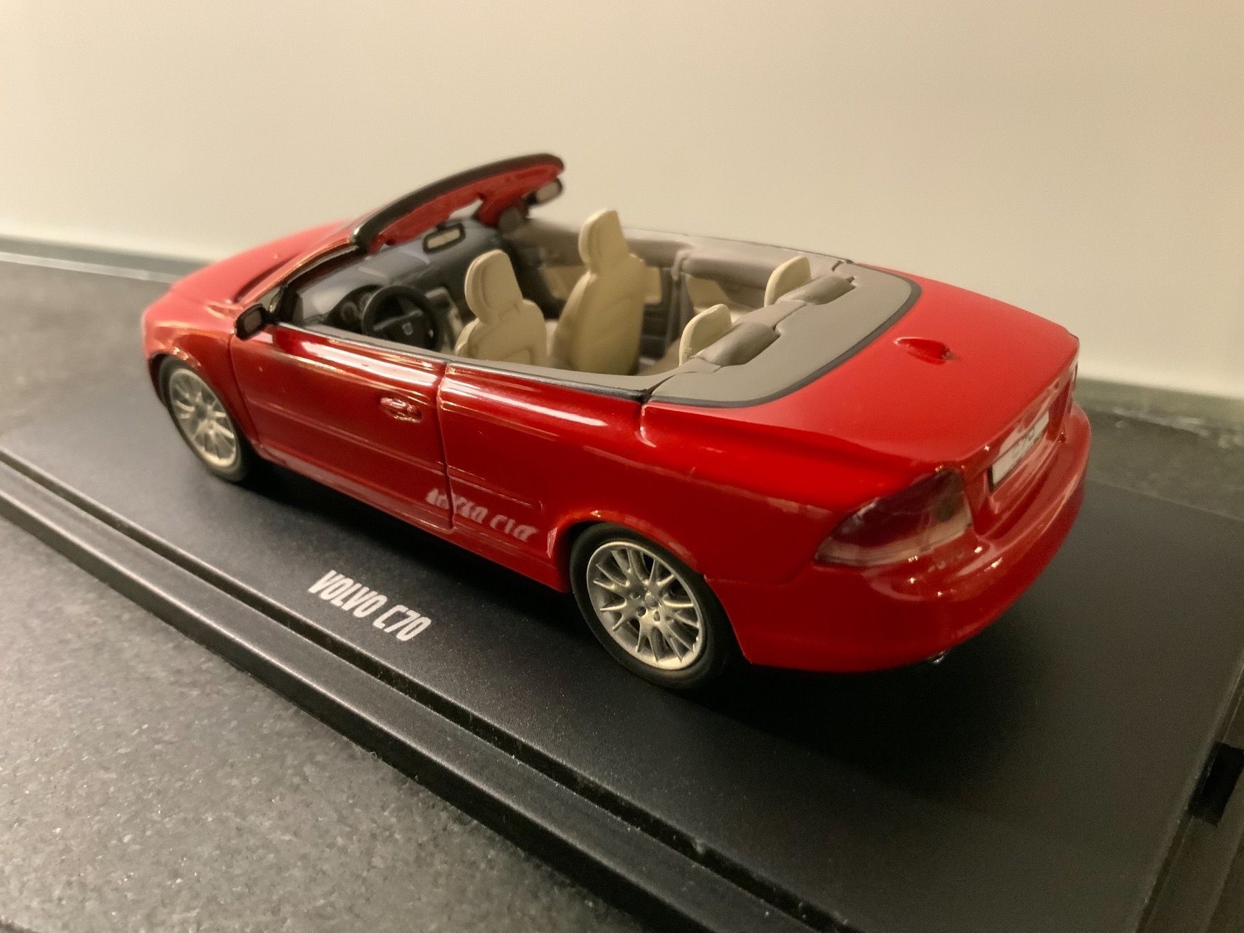 Volvo Modellini d'auto: VOLVO C70 im Massstab 1:43 – Nuovo e nell'imballaggio originale da Erlenbach im Simmental venduto da Model_box 6