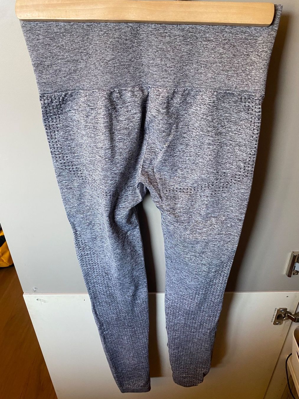 Gymshark Leggings: Gymshark Set – Nuovo (secondo la descrizione) da Steffisburg venduto da mei_t2yt 3