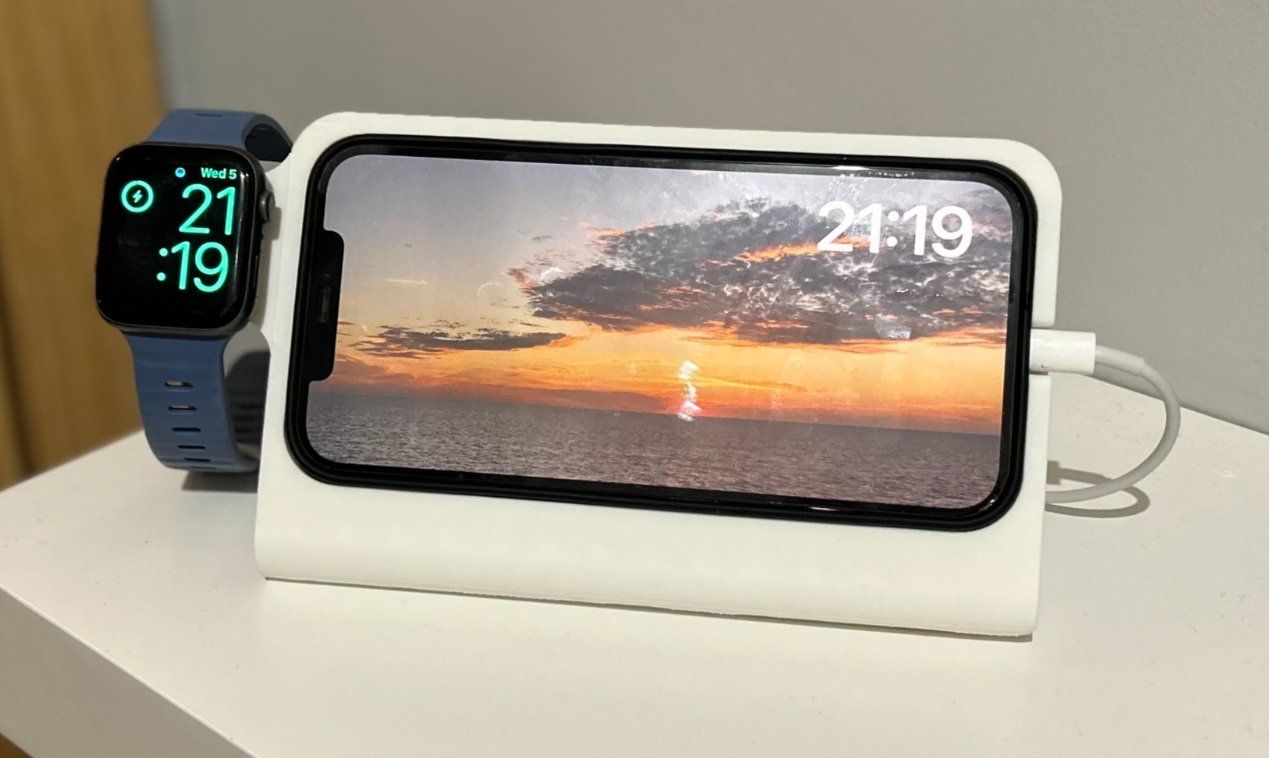 Apple Smartwatch-Zubehör: Supporto 2 in 1 per iPhone 11-15 e Apple Watch – Gebraucht aus Bürglen UR von Cardosoluis