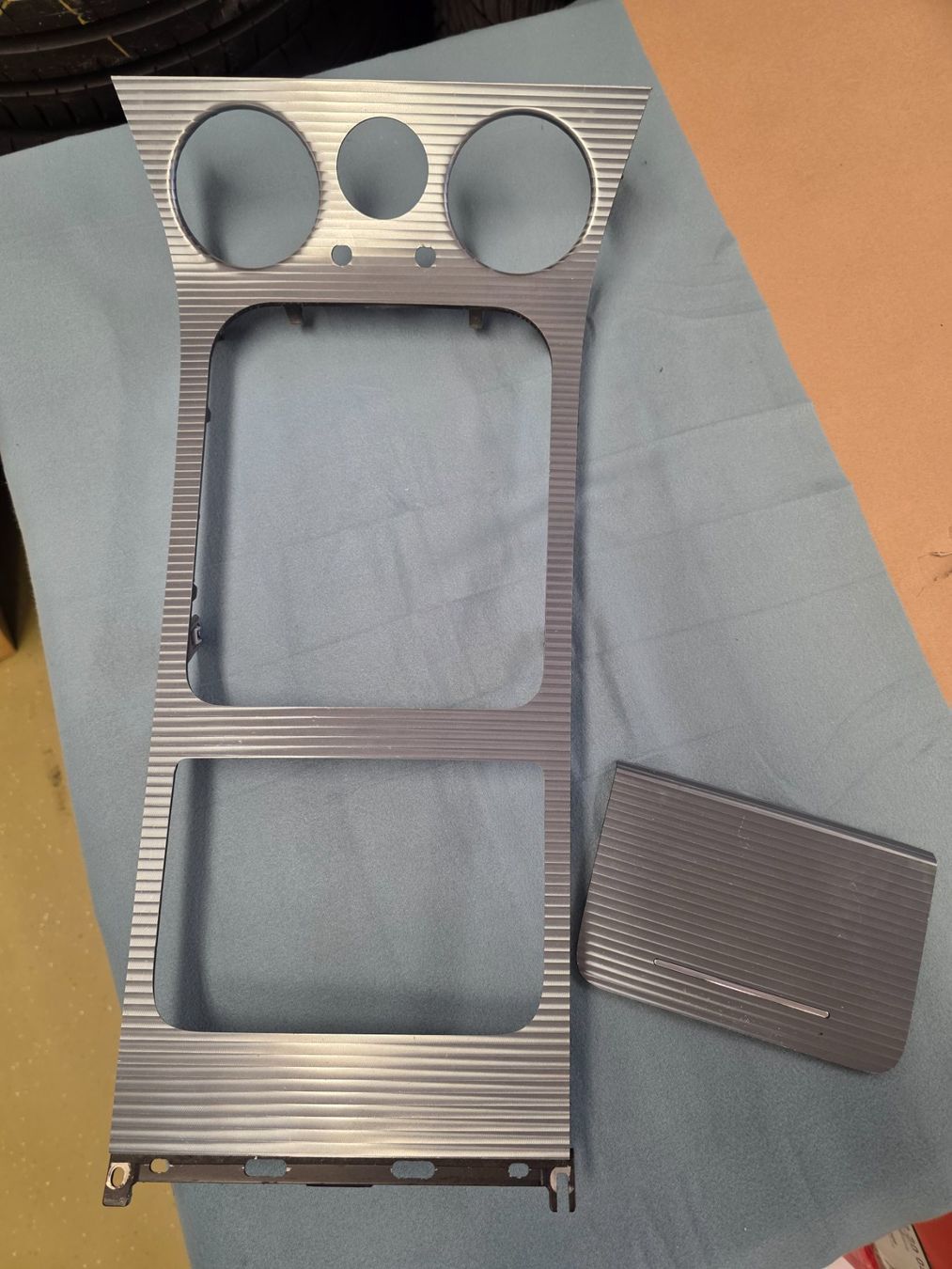 Bentley Accessori per altri veicoli: Original Bentley Continental Mittelkonsole Abdeckung – Usato da Wetzikon ZH venduto da inf_vz8k