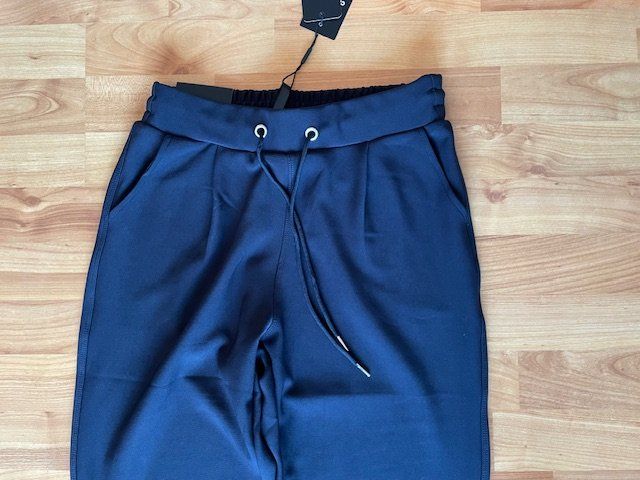 Pantaloni: Neue Hose dunkelblau, Grösse S – Usato da Niederweningen venduto da sho_mb8y 1