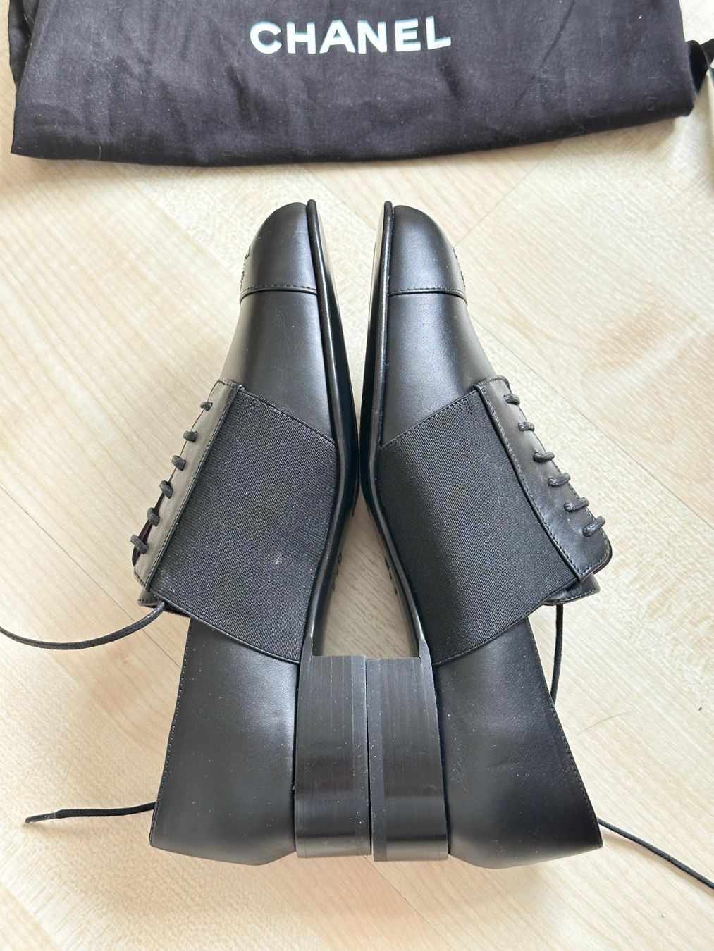 Chanel Scarpe da donna: Chanel black leather derbies C cut 37 – Nuovo (secondo la descrizione) da Baar venduto da reijin90 3