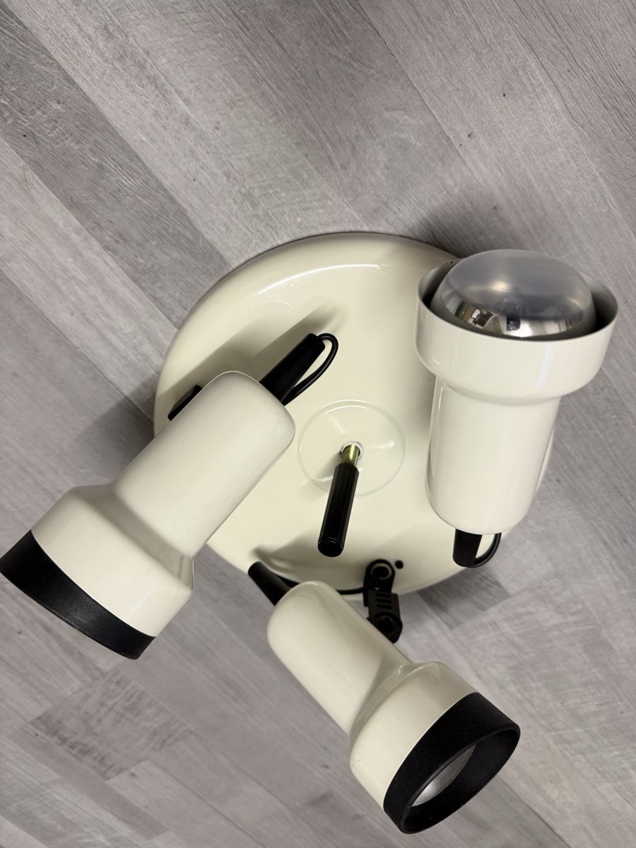 Kronleuchter & Deckenlampen: Vintage Deckenlampe mit 3 Strahlern – Gebraucht aus Volketswil von cinicini 3