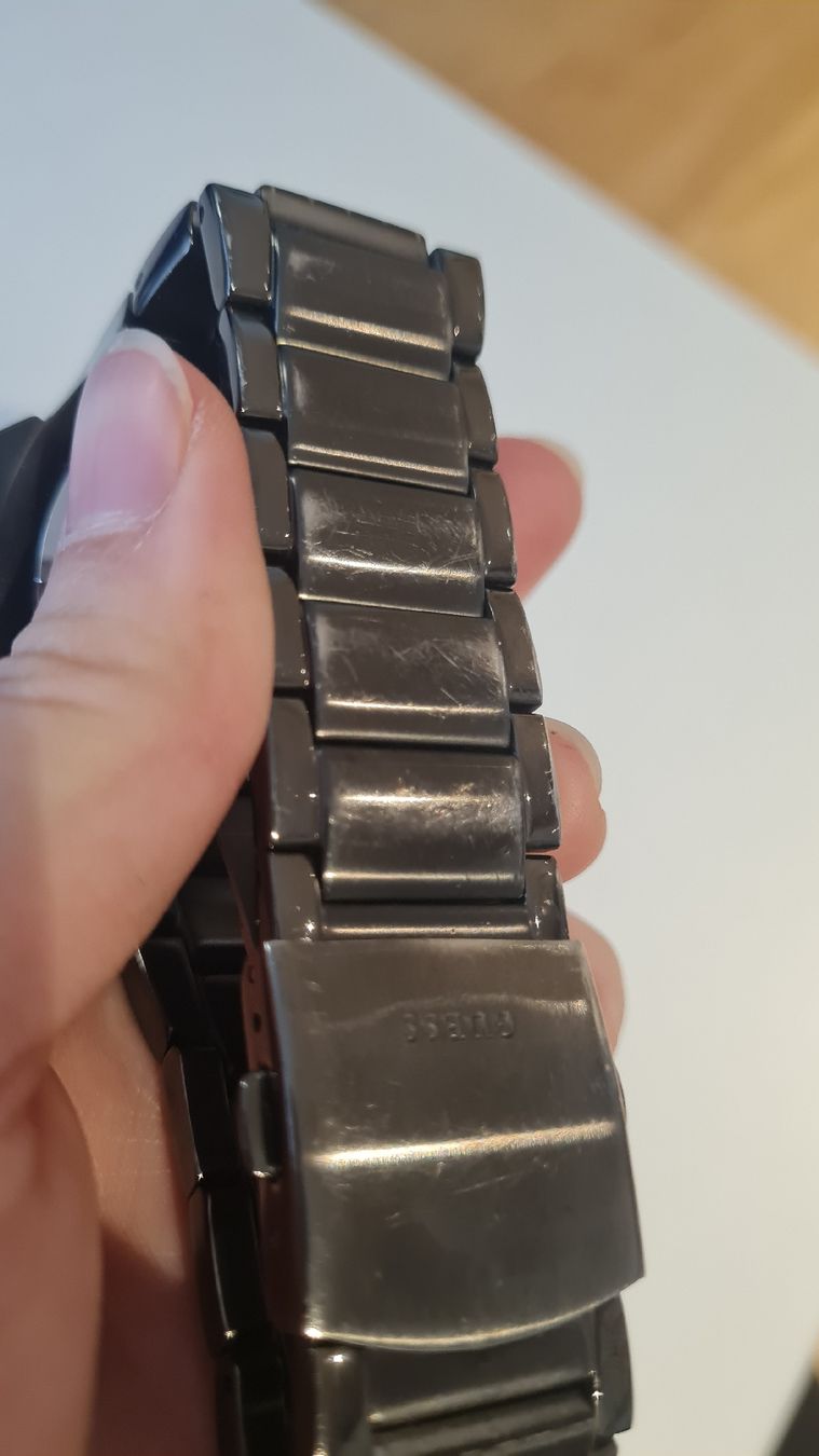 Guess Orologi: Guess Uhr Herren Farbe schwarz/carbon – Usato da Glis venduto da Kaamilaa 1