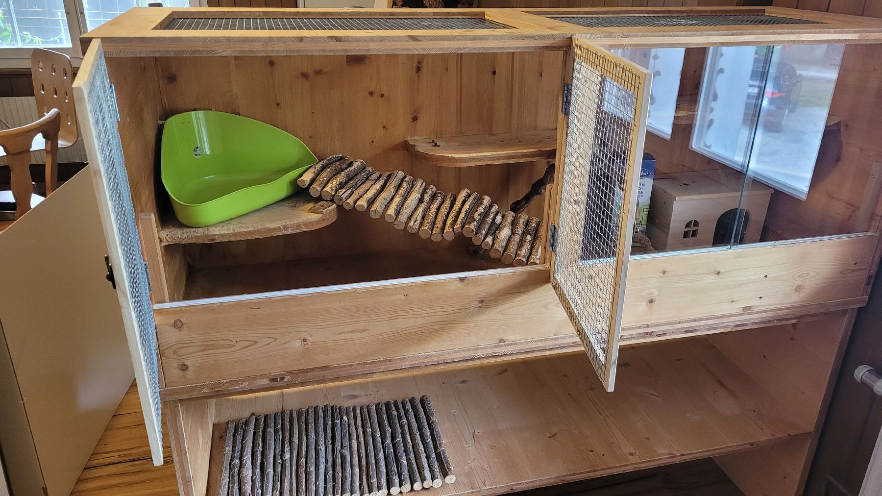 Gabbie, trasporto & Sicurezza: Nagetierkäfig aus Holz – Usato da Jens venduto da Apfelstrudl 1