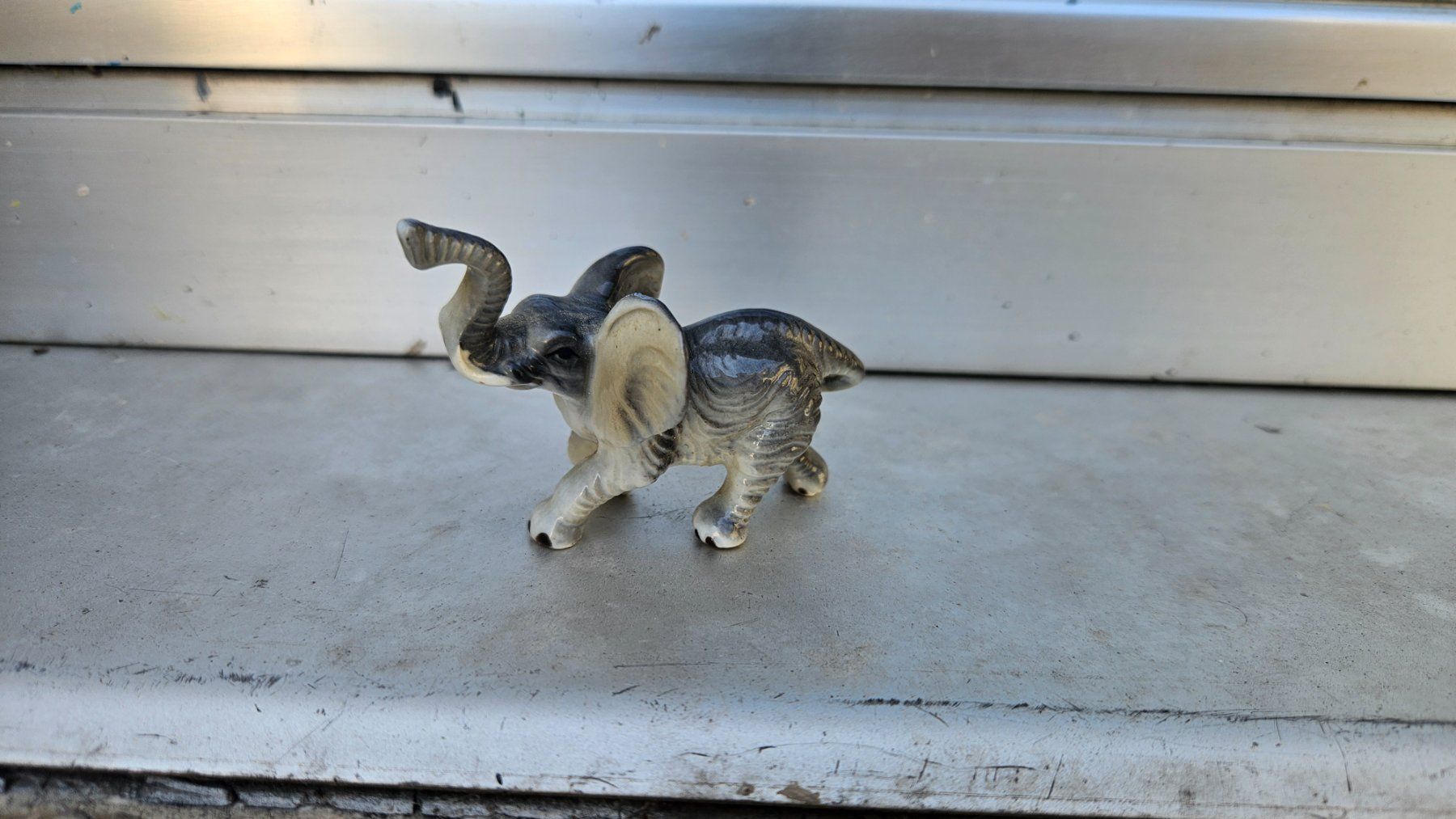 Figuren: Piccola statua elefante – Gebraucht aus Melano von H-Sara