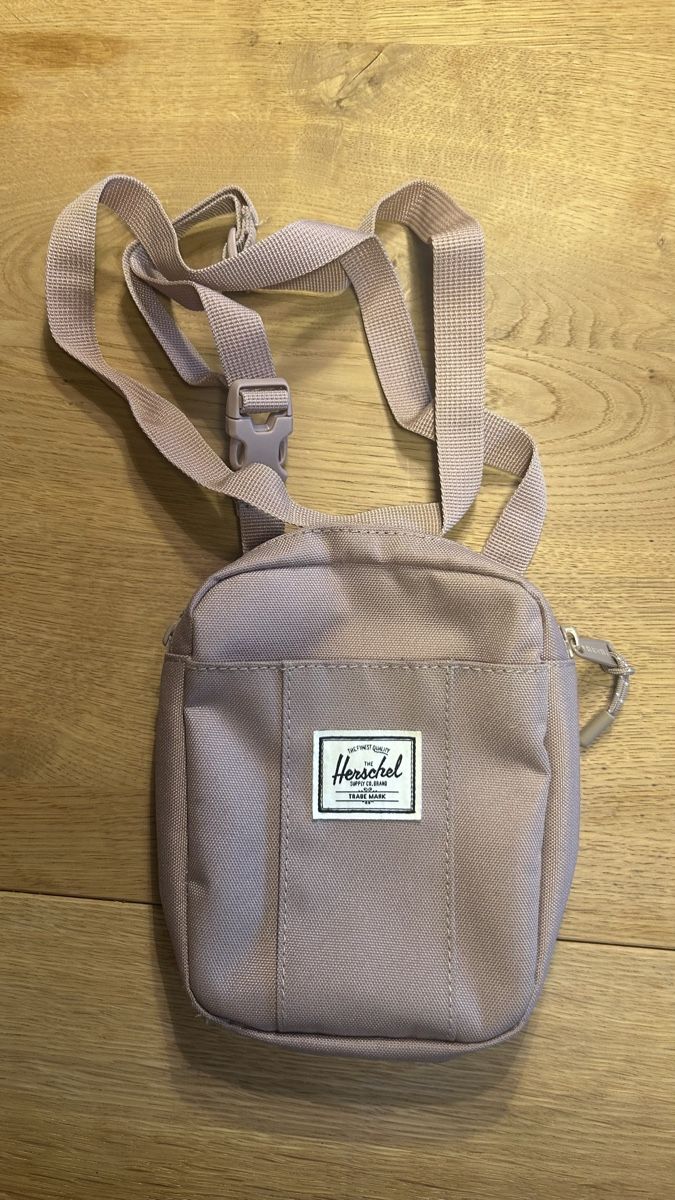 Altro in  Abbigliamento & Accessori: Umhängetasche von Herschel – Usato da Birmenstorf AG venduto da ClioR2000