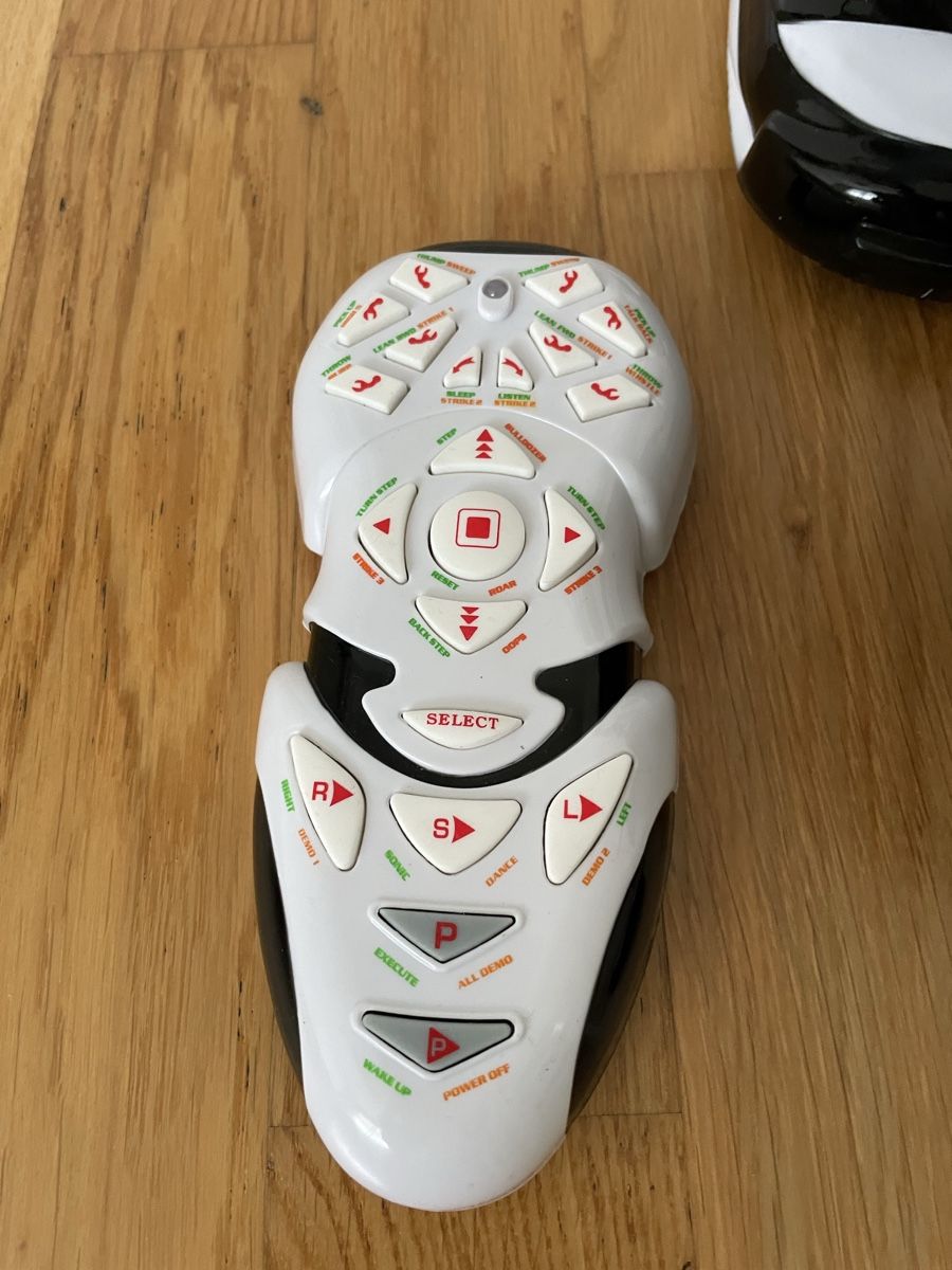 Giocattoli: Robosapien X 8006/8009 – Usato da Arni AG venduto da Lorelai80 1
