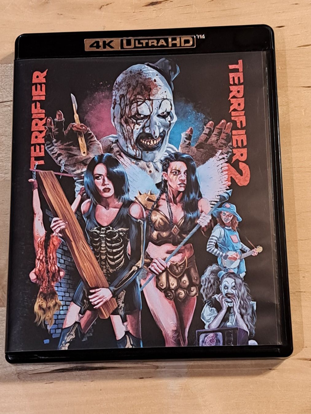 Tutti i DVDs: 4K Ultra HD TERRIFIER 1 und 2, Boxset mit 3 Discs – Nuovo (secondo la descrizione) da Unterseen venduto da Kanica
