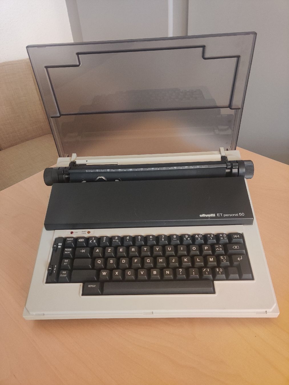 Olivetti Machines à écrire: Machine à écrire - Olivetti - ET Personal 50 – D'occasion à Genève par edo_p6gs