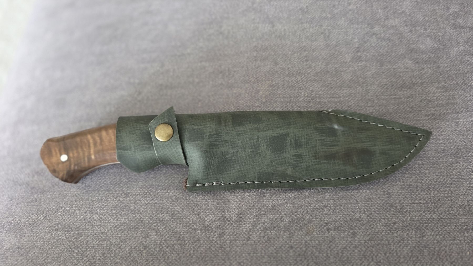 Accessori: Handgefertigtes Carbon-Messer mit Holzgriff und Kydexscheide – Nuovo e nell'imballaggio originale da St. Margrethen SG venduto da Duezenli61 2