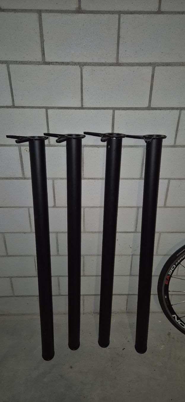 Sonstiges Mobiliar: Tischbeine – Gebraucht aus Flaach von san_k8qy