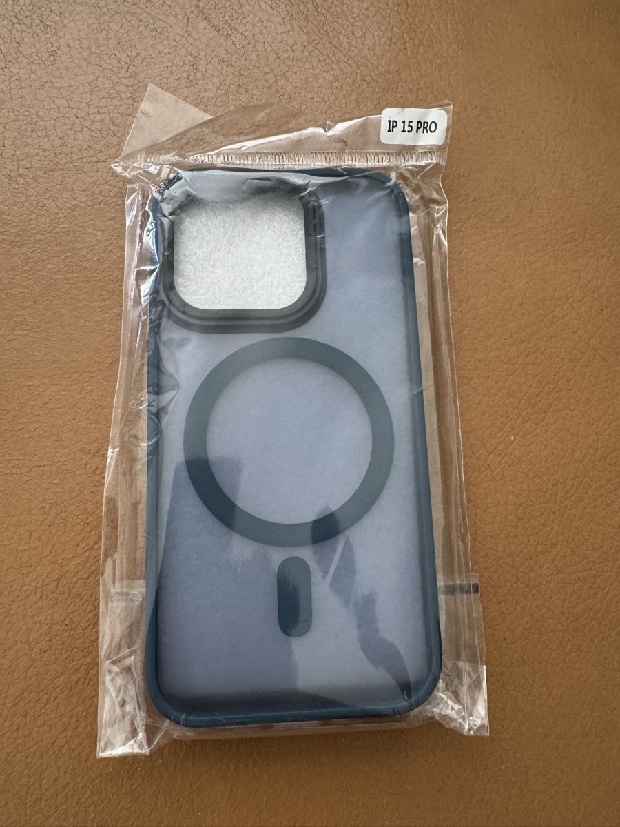 Apple Cover & Protezioni schermo: New iPhone 15 Pro Case! – Nuovo e nell'imballaggio originale da Zürich venduto da FTMX