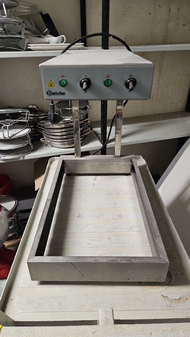 Elettrodomestici da cucina: Verschiedene professionelle Küchengeräte – Usato da Davos Platz venduto da Metler70 7