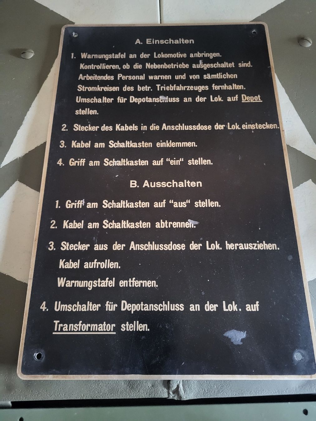 SBB/CFF/FFS Insegne: Blechschild Eisenbahn Lokomotive – Usato da Obermumpf venduto da Dustie 1