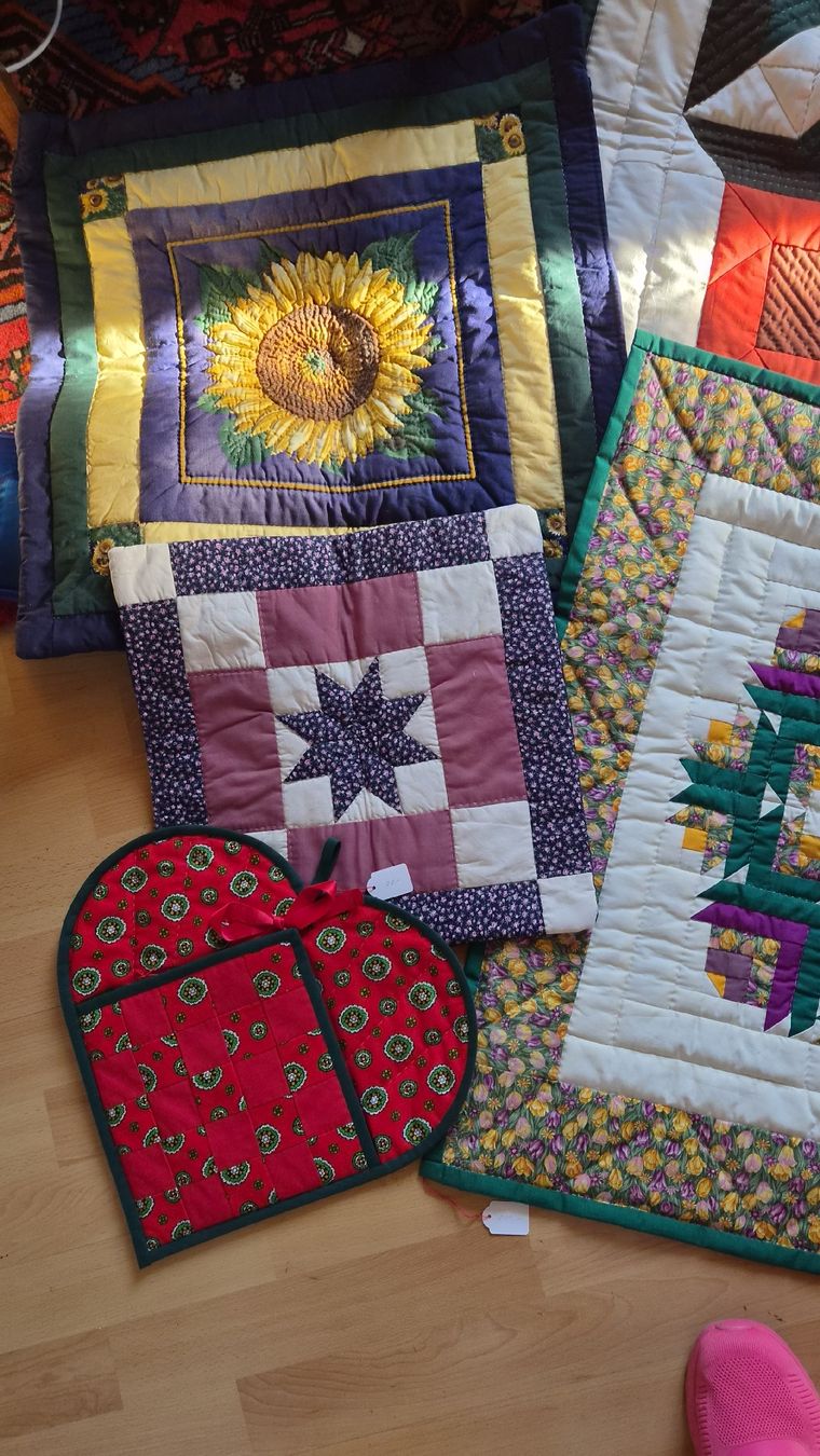 Coperte: Patchwork Decken und Topflappen Set verschiedene Motive 70er – Nuovo (secondo la descrizione) da Kölliken venduto da MissesBossTop1 2