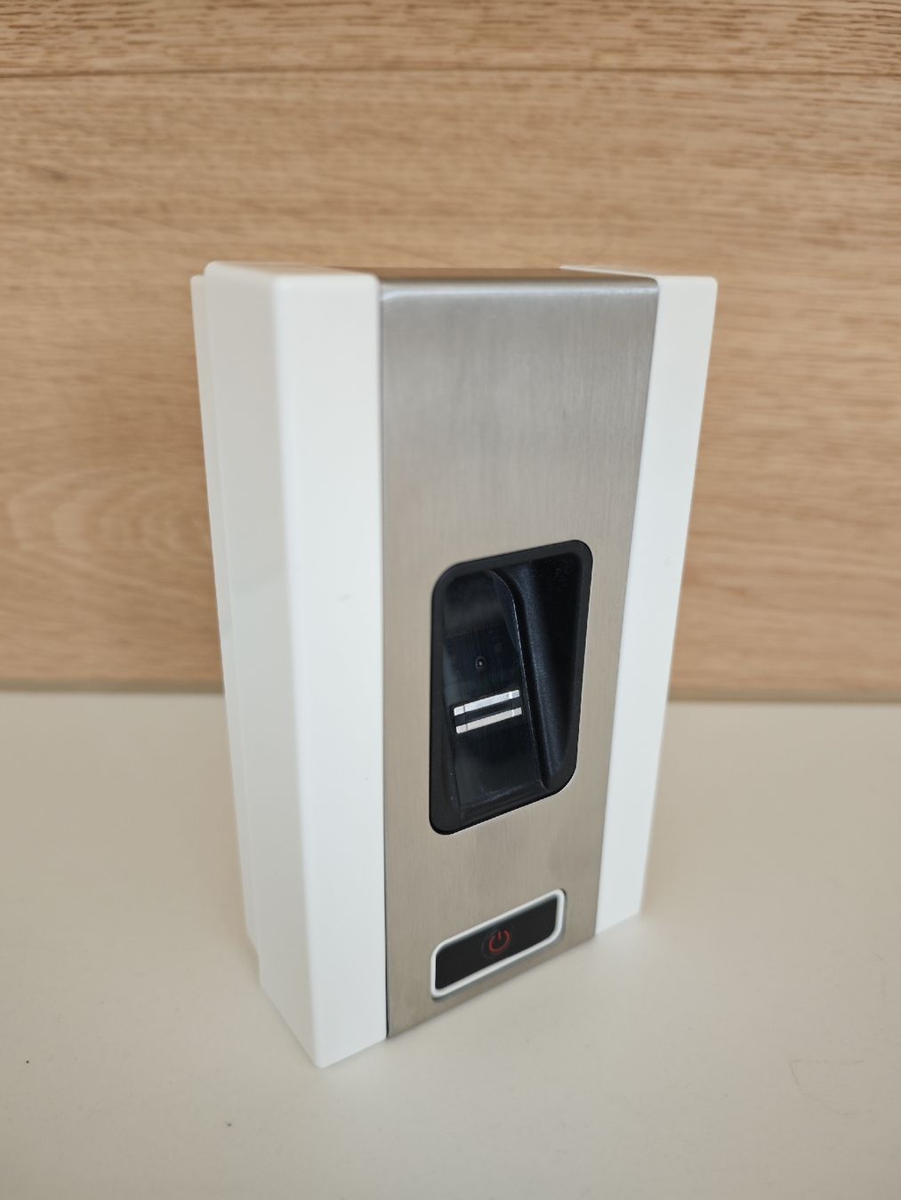 Telecomandi: Garagentoröffner Sommer ENTRAsys+ AP Fingerprint-Scanner – Usato da Engelburg venduto da Crinop