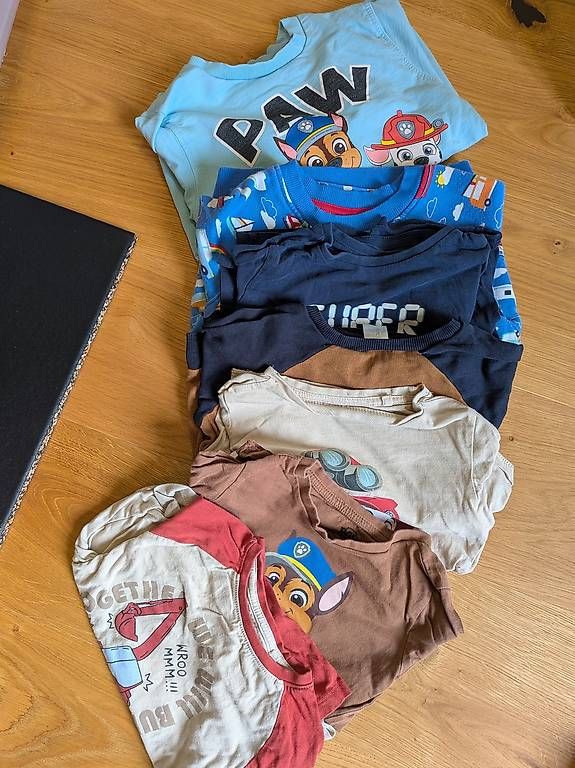 Pullover & Sweatshirts: Pullover Set Jungs 98/104 – Gebraucht aus Büren an der Aare von su_10