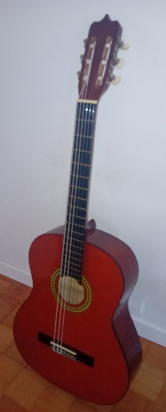 Musikinstrumente: Classical Spanish Nylon string Guitar Good USED Condition – Gebraucht aus Bern von This_that_other_all 1