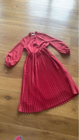 Damen Kleid rot/Plisseerock neuwertiger Zustand