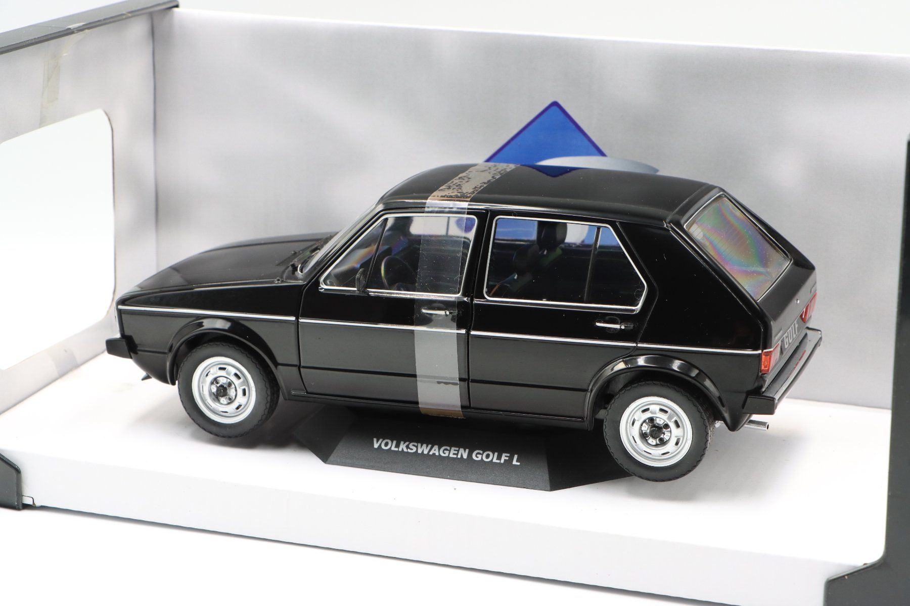 Volkswagen Modellini d'auto: VW Golf 1 L 1983 1:18 Solido – Nuovo e nell'imballaggio originale da Bühl b.Aarberg venduto da modelldiecast 4