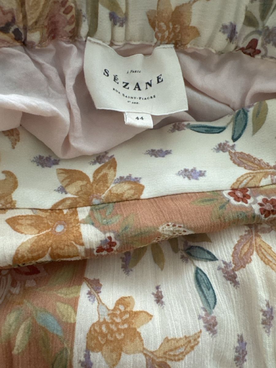 Sezane Jupes: Rock Sezane geblümt mit Schlitz – D'occasion à Teufen AR par carpfle 2