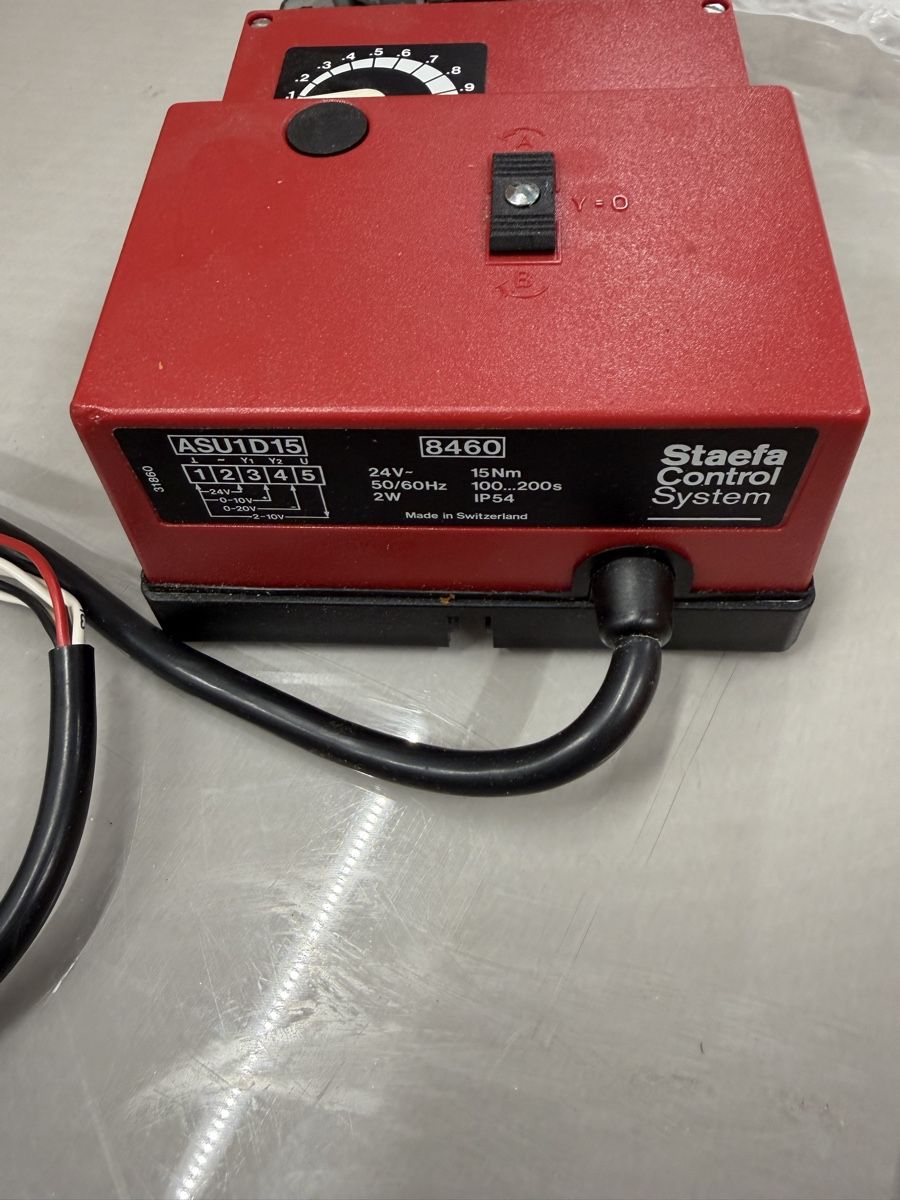 Stellmotor Staefa Control System ASU1D15 15 Nm gebraucht (Gebraucht) in ...