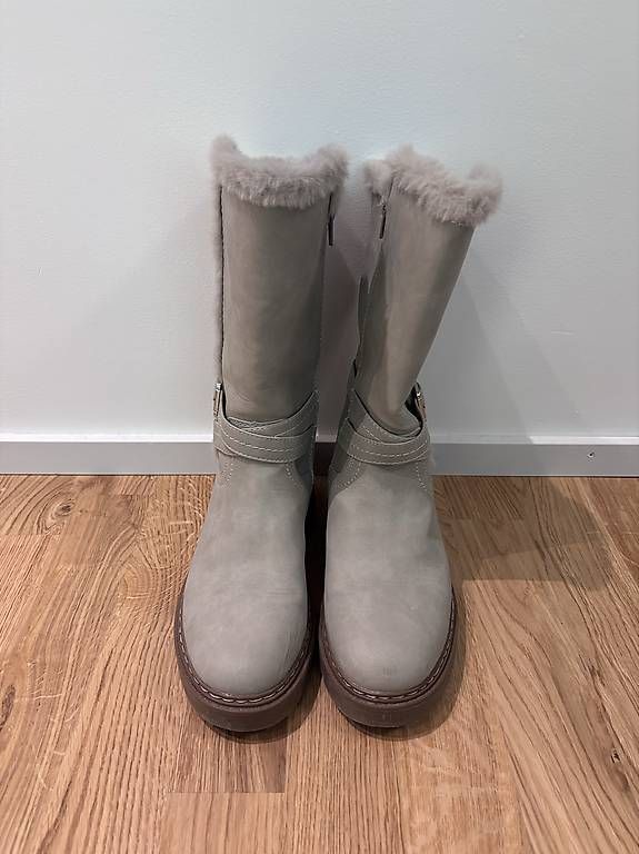 Schuhe für Mädchen: Winterstiefel  – Gebraucht aus Luzern von qch_2jjy