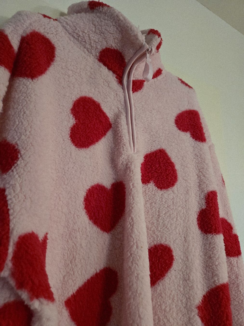 Maglioni & Felpe: Kuscheliger Fleece Pullover mit Herzen, Grösse L! – Nuovo (secondo la descrizione) da Dübendorf venduto da Timulka 1