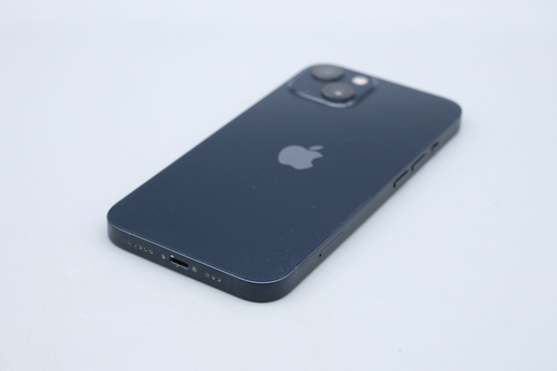 Apple Telefoni cellulari / Smartphones: Apple IPhone 13 128GB Midnight 76% Akku Smartphone – Usato da Ramsen venduto da Studio82 6