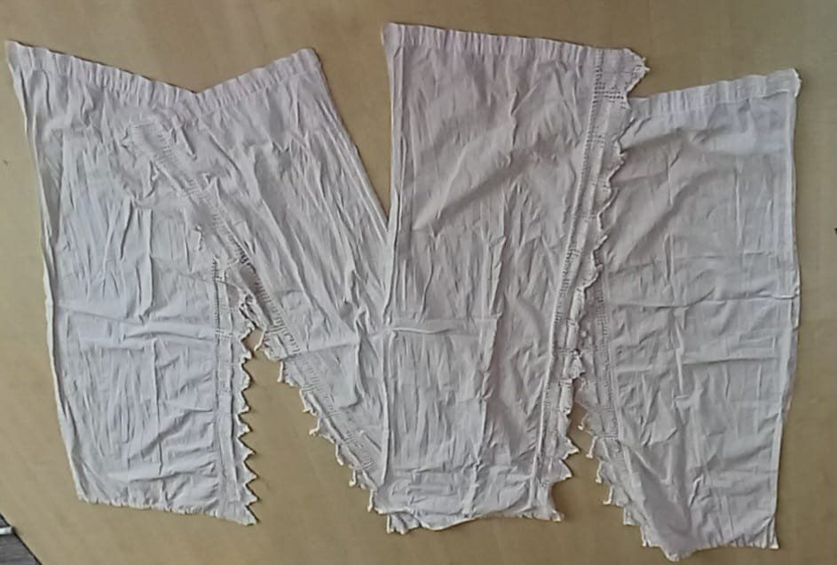 Vorhänge: LOT ANTIKE VORHÄNGE MIT SPITZEN – Defekt aus Huttwil von Kunterbuntli