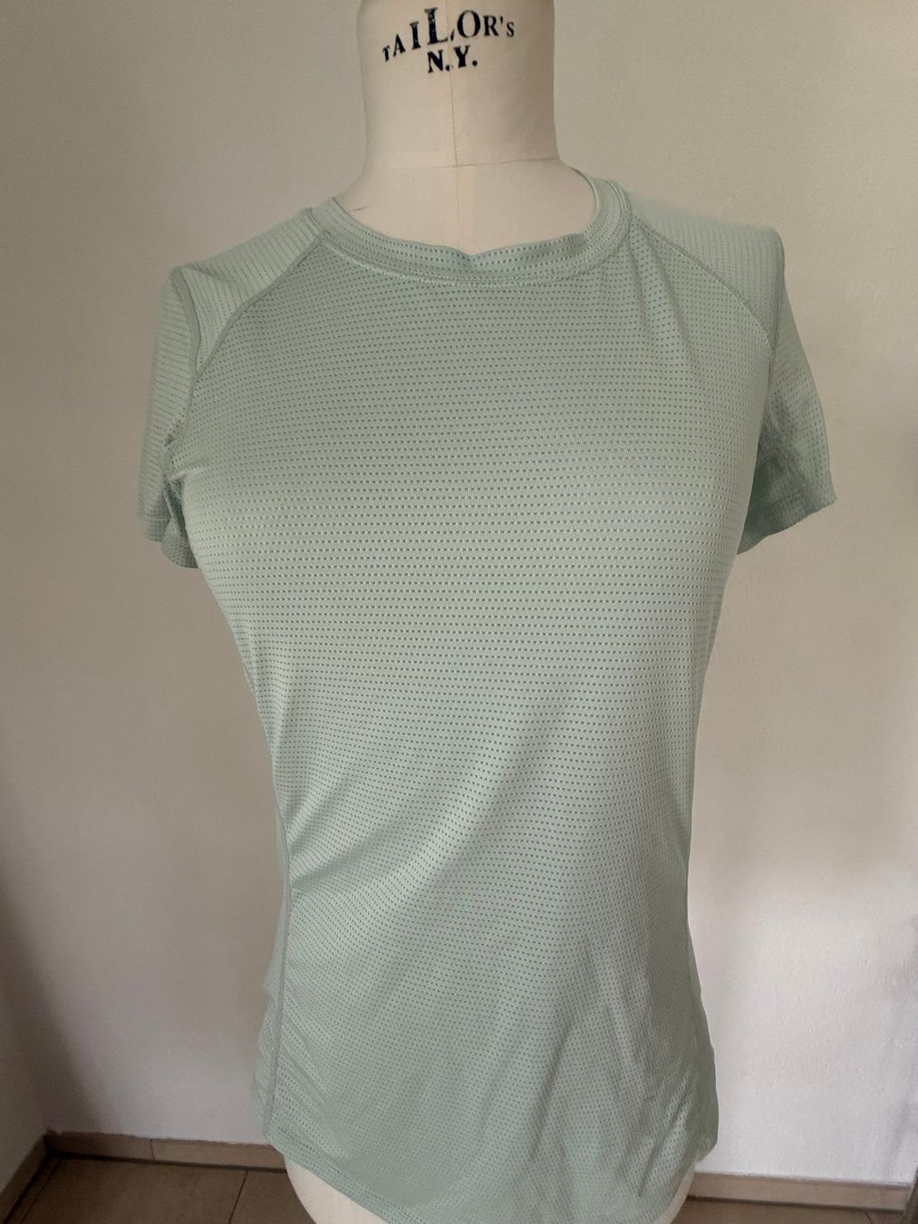 H&M T-shirt: damen Sport Shirt Grösse S – Usato da Kirchdorf AG venduto da coco123