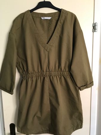 Kleid von Zara Grösse M olivegrün
