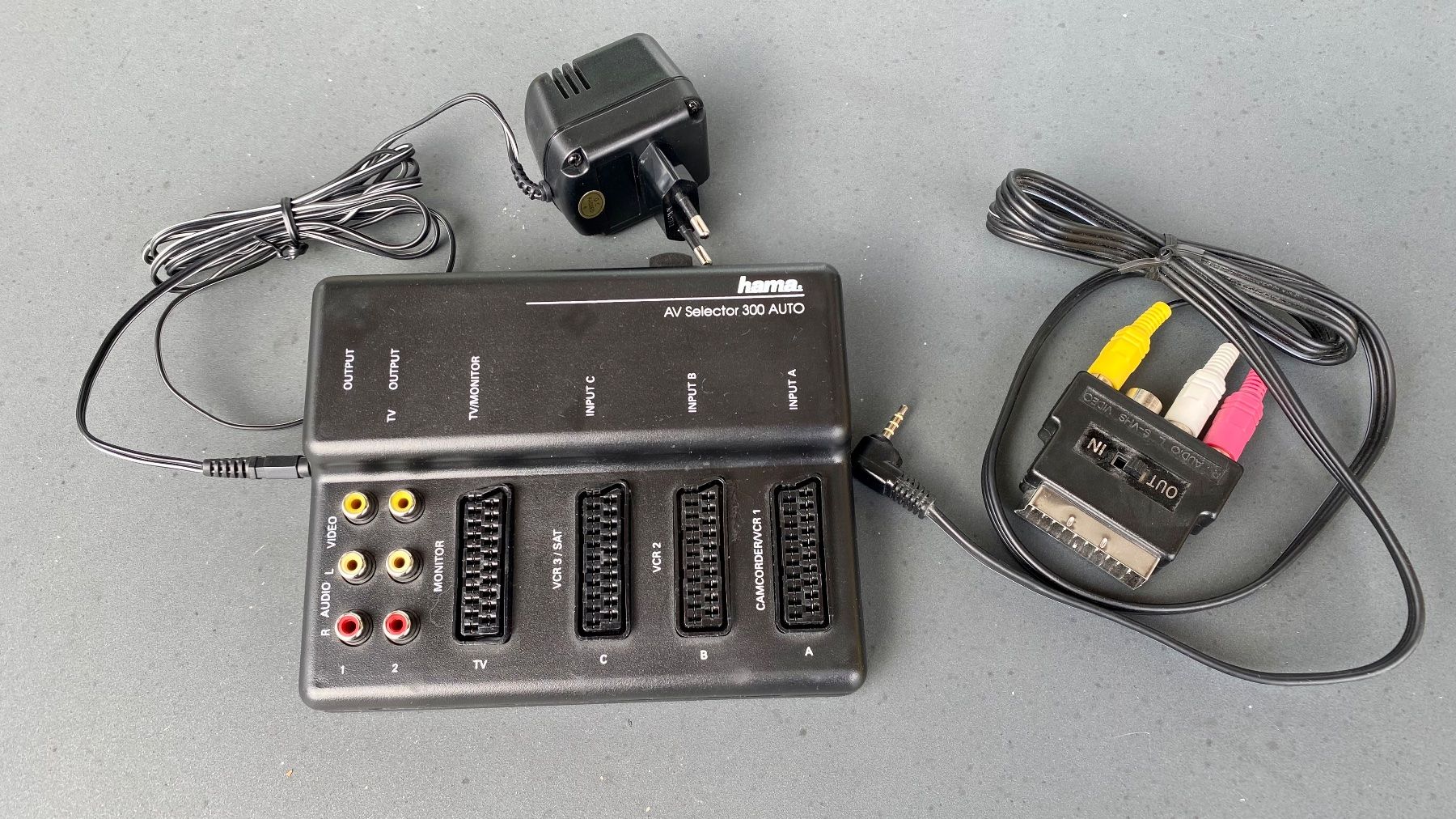 Hama Home Cinema: Switchbox «hama» / AV Selector 300 Auto – Usato da Gebertingen venduto da redeal