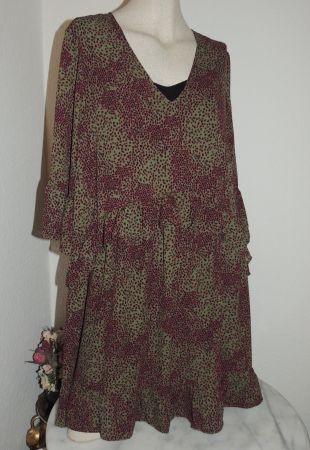 SCHÖNES KLEID "VERO MODA" SOMMER 2026 NP 139 CHF NEU L