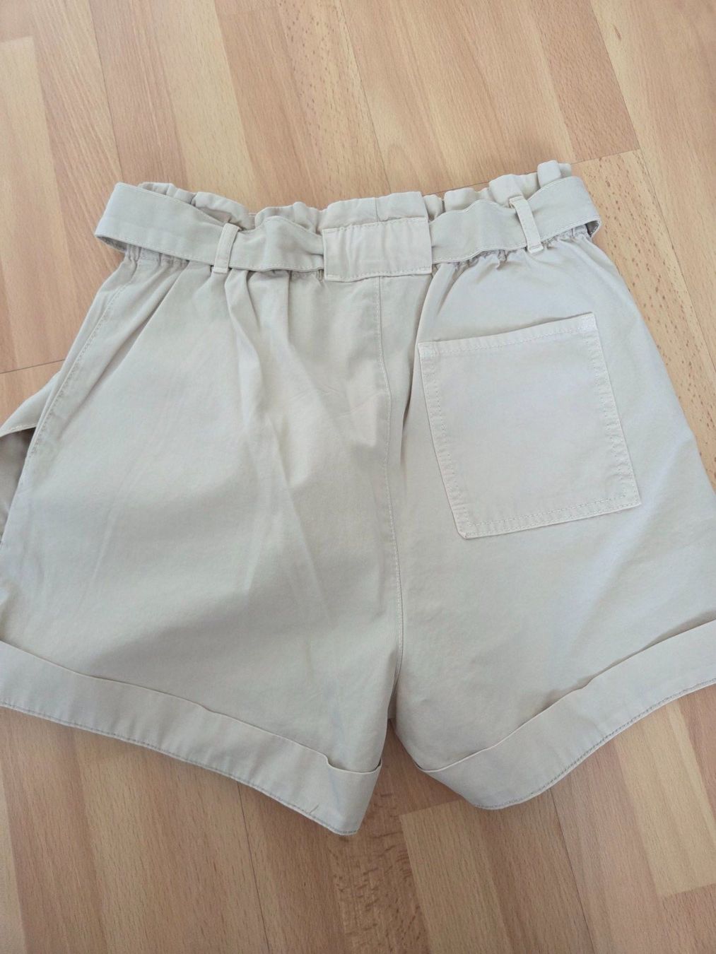 Pantaloni: CKS Shorts - Cotton - Beige - NEW - 36 – Nuovo e nell'imballaggio originale da Zug venduto da Bibibo 1