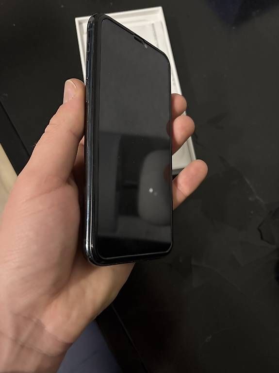 Telefoni cellulari / Smartphones: Iphone 11 Pro – Usato da Lavigny venduto da Yann.valdez 2