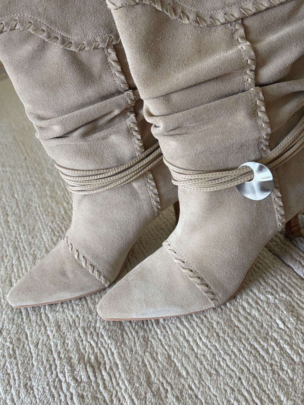 Damenschuhe: Stiefel Wildleder beige – Neu (gemäss Beschreibung) aus Luzern von Chiara.9 1
