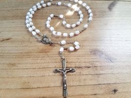 Sehr alter Rosenkranz Gablonzer Glasperlen ITALY, unbenutzt