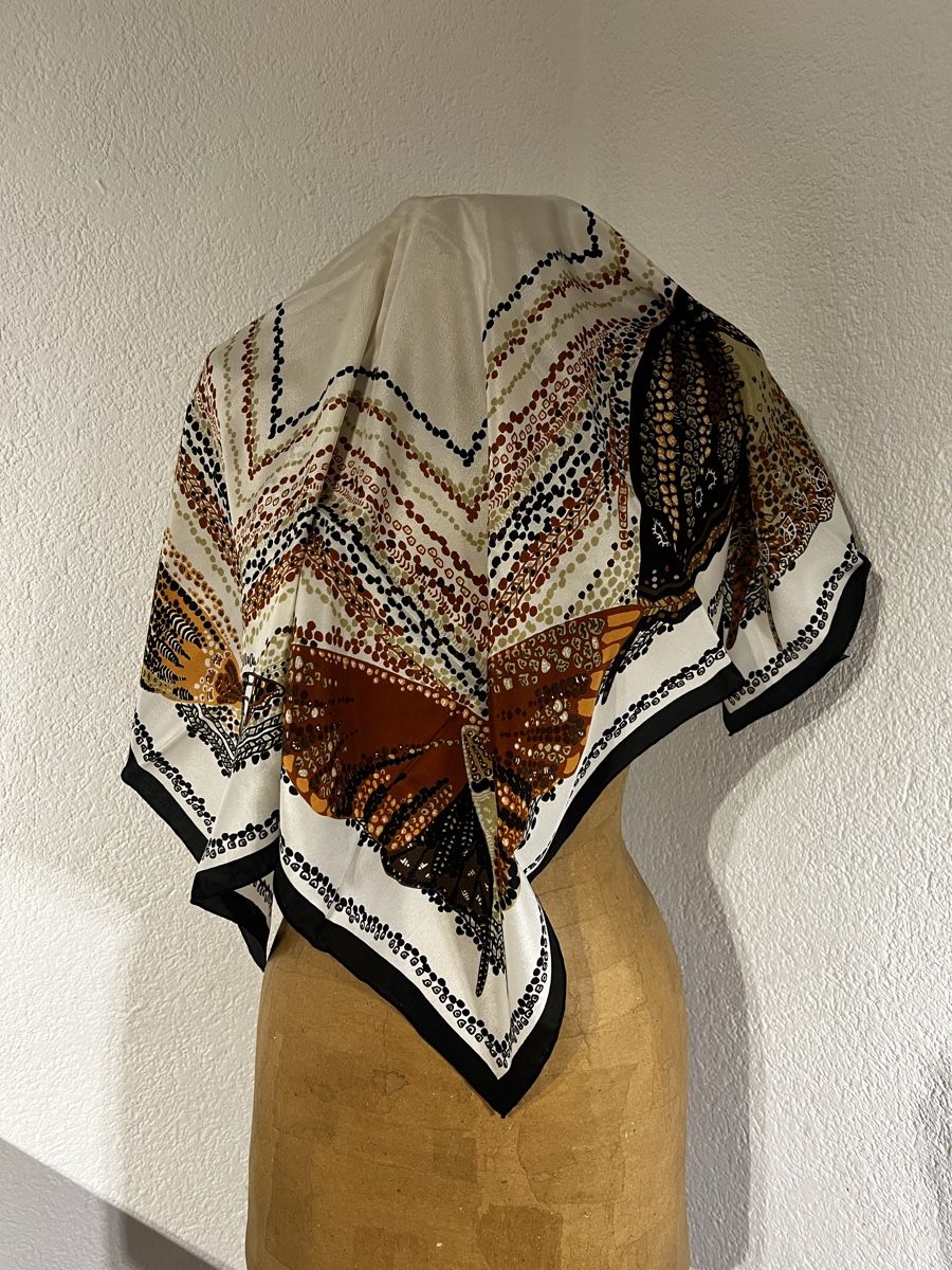 Foulard & Sciarpe: Foulard Guy Laroche – Usato da St-Pierre-Clages venduto da ste_xk6p
