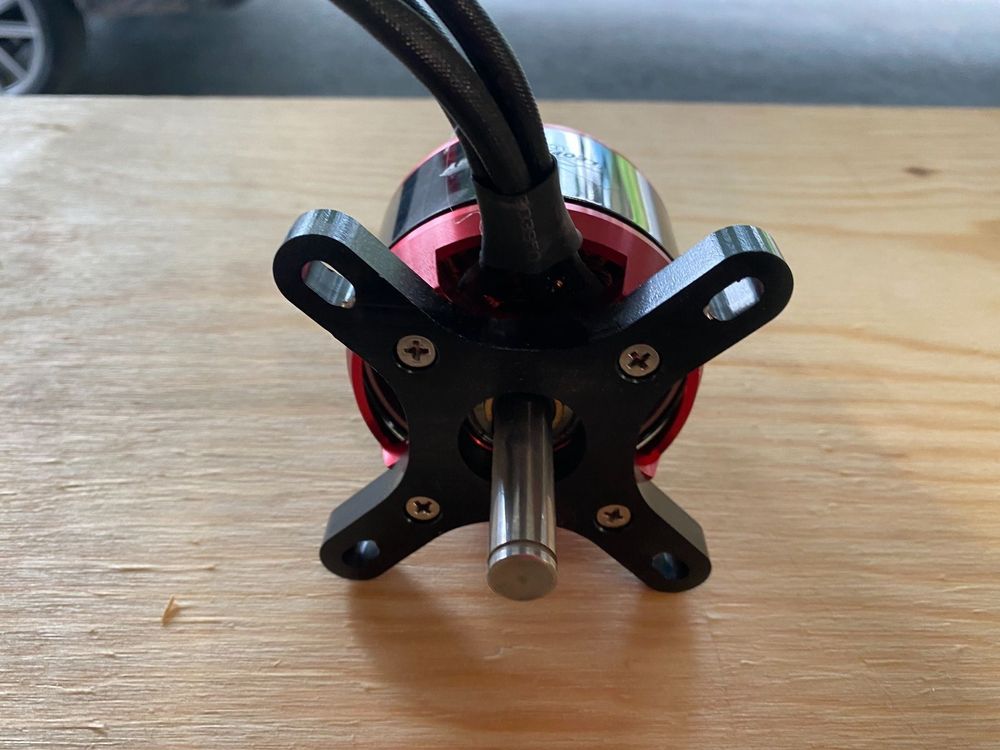 Motore brushless SunnySky X3520-III 780Kv per modellismo