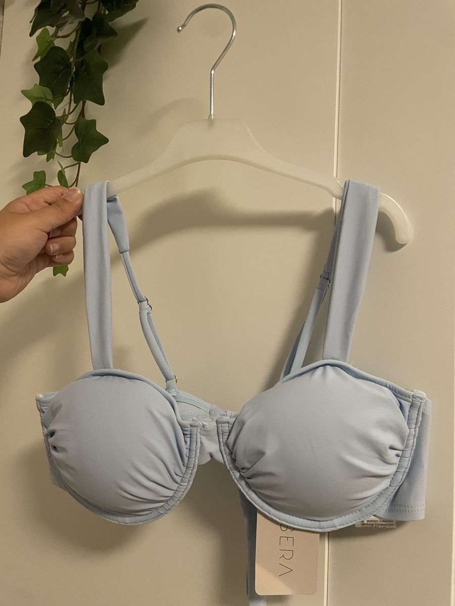 Badekleider & Bikinis: Haut de bikini bleu clair taille L neuf avec étiquette – Neu und originalverpackt aus Romont FR von car_2sq9