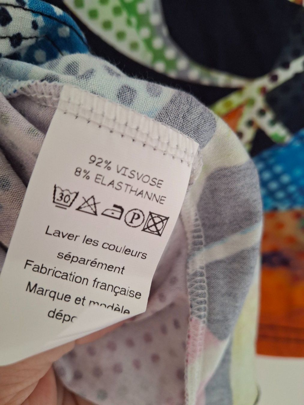 T-shirt: Chic Damen Shirt Gr. 7, bunte Musterung – Usato da WALTERSWIL SO venduto da thb_ybm8 3