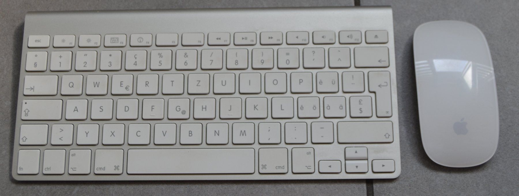Apple Tastiere: Apple Wireless Tastatur/ Clavier A1314 + Magic Mous A1296 – Usato da Collonges venduto da arashee